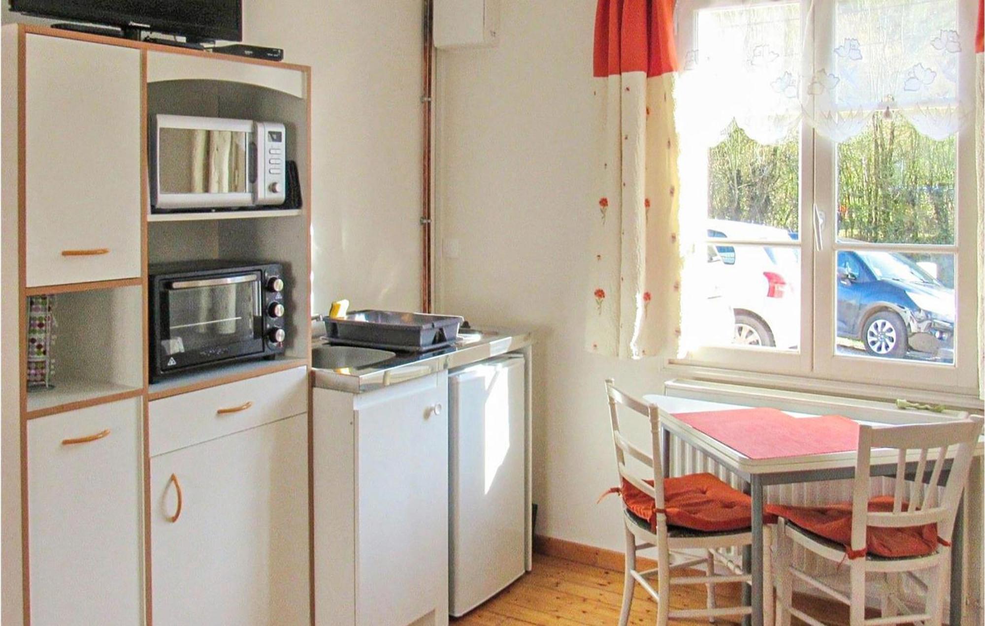 Gorgeous Apartment In Alette With Kitchenette Esterno foto